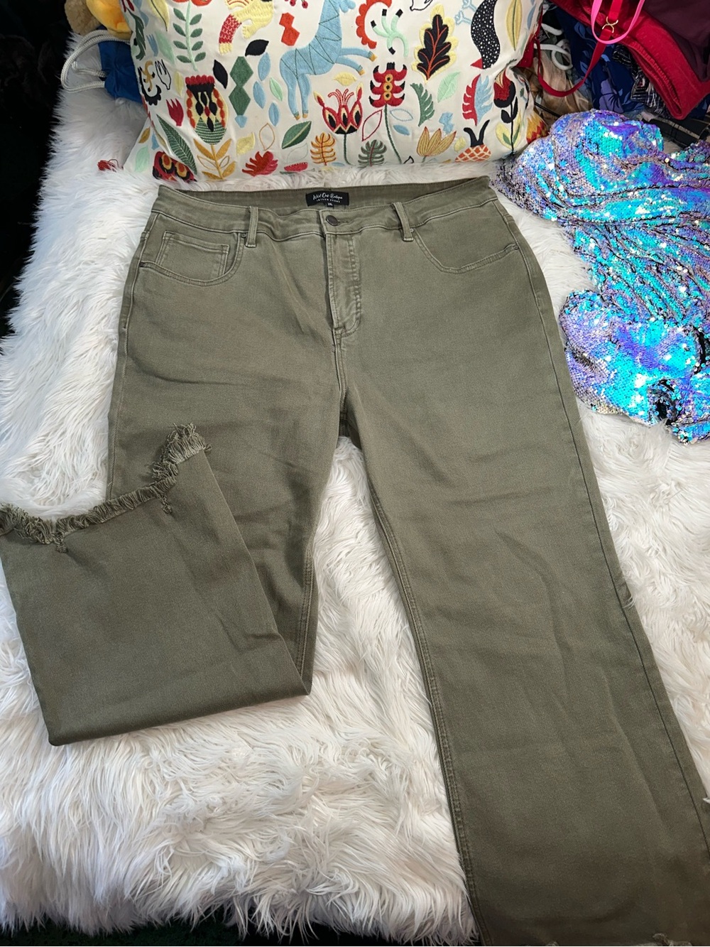 Risen • x Wild Oak Boutique Army Green Distressed Hem Jeans - Picture 13 of 15